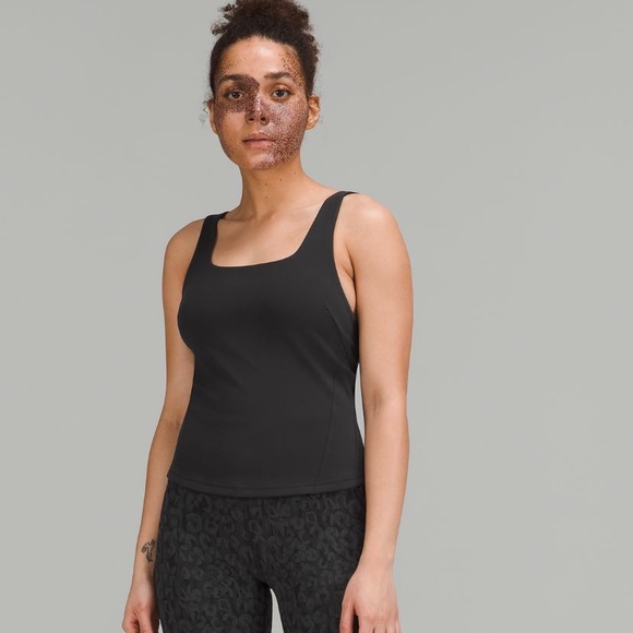 InStill Tank Top with hidden bra, racer back BNWT SOLD OUT EXCELLENT TOP🔥🔥🔥🔥 - Picture 2 of 4